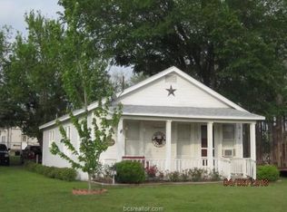 500 S Railroad Ave, Calvert, TX 77837