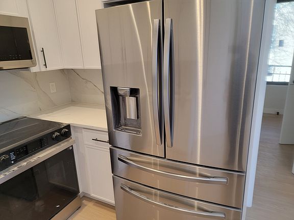 4th image of 31-46 14th St #3