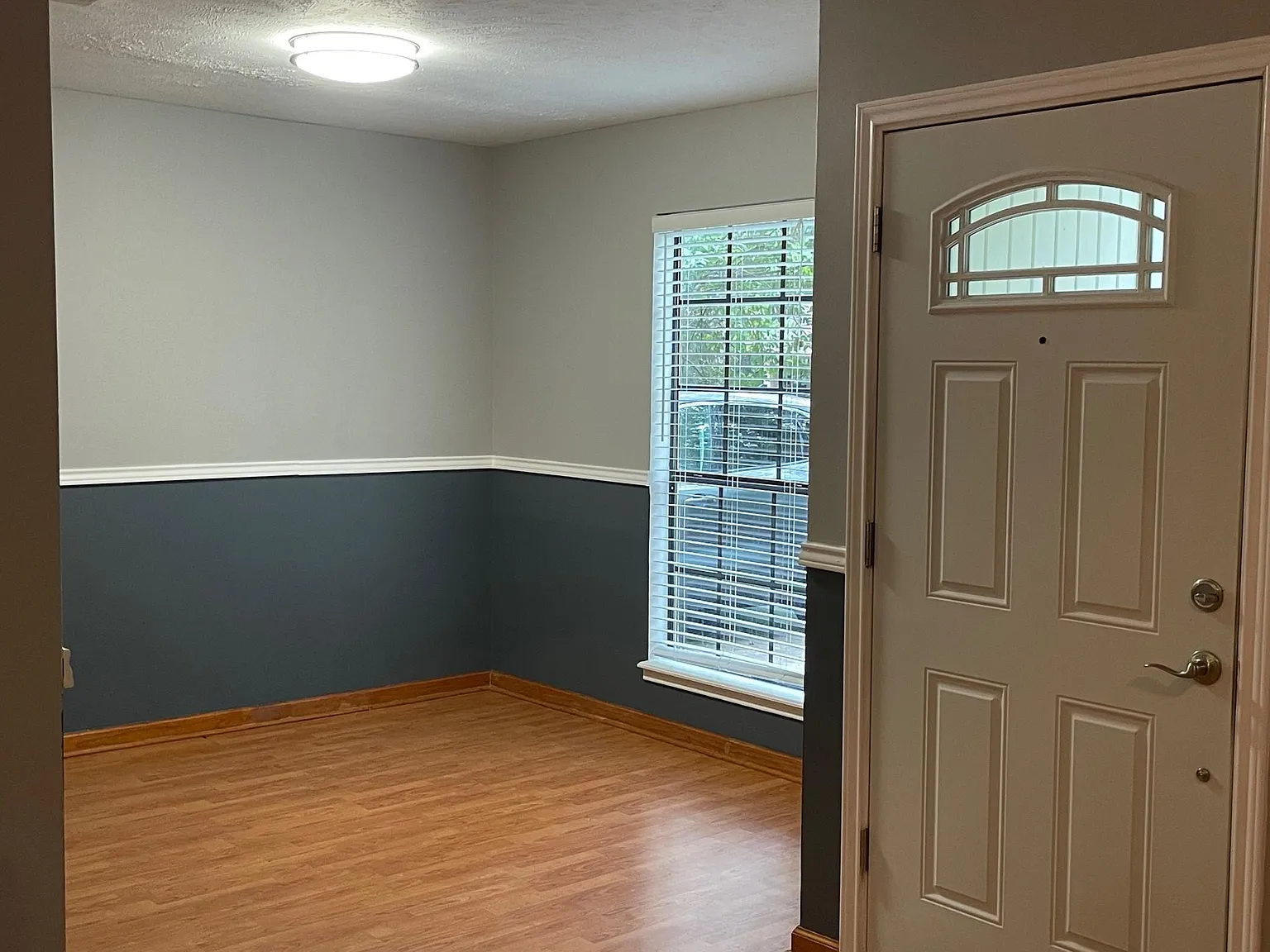 3 bed, 1.5 bath, 1038 sqft, $1,695 — Photo 4
