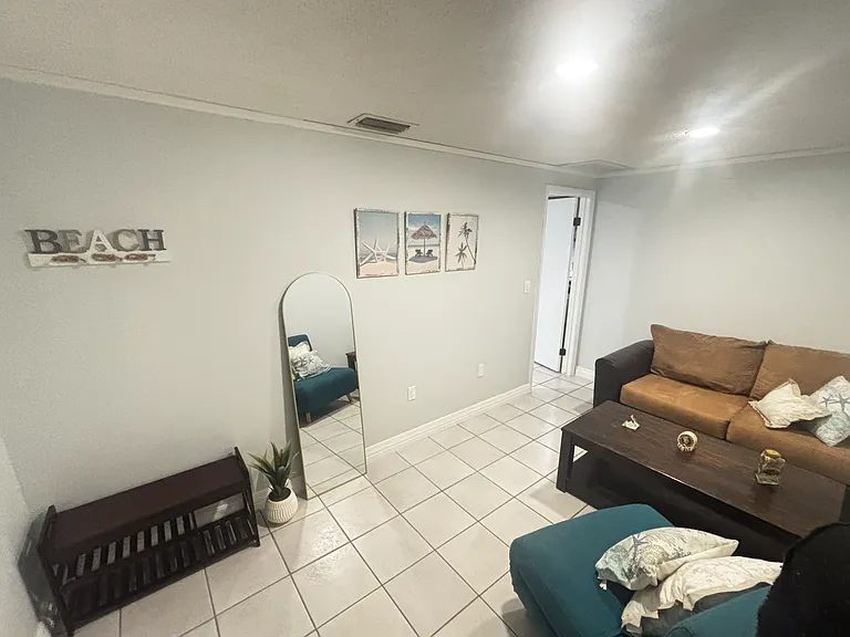 11 Valencia Cir — Photo 14