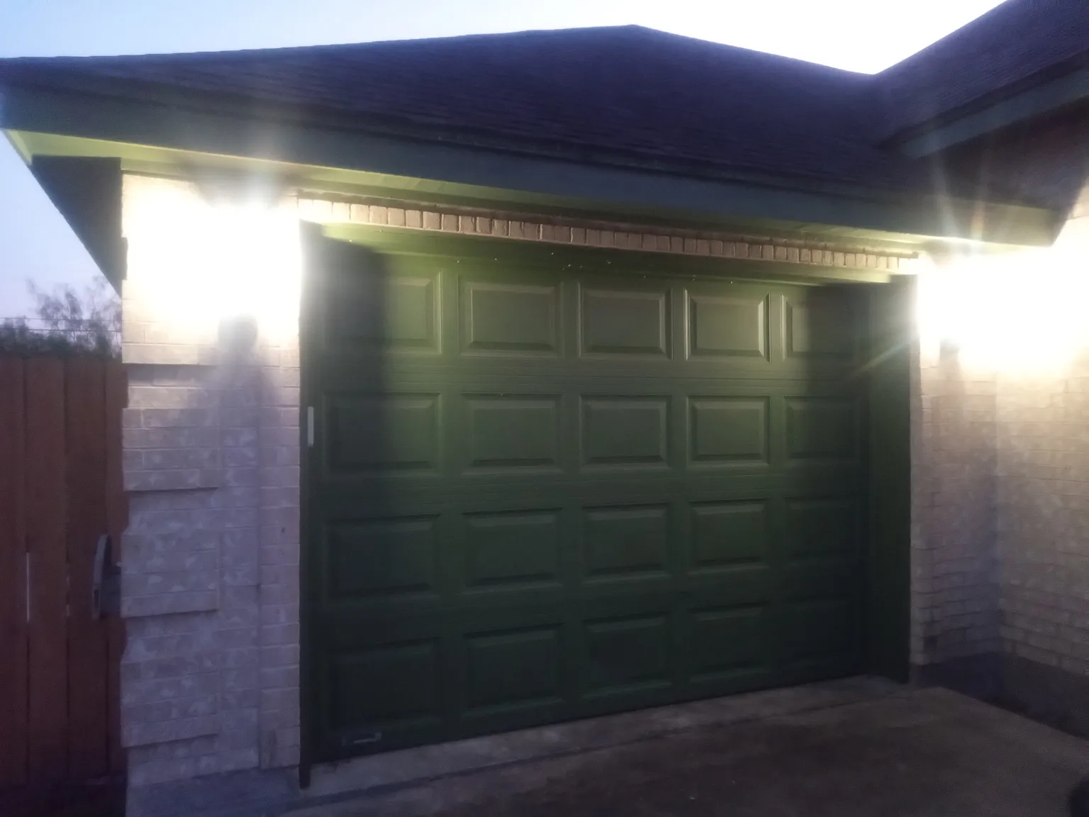 Single Bedroom in a Home for Rent — Photo 4
