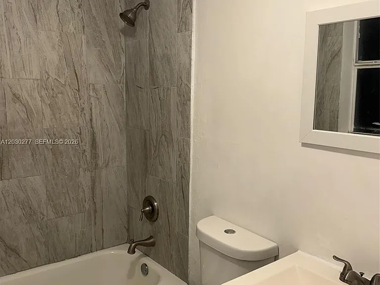 1552 SW 2nd St #3 — Photo 6