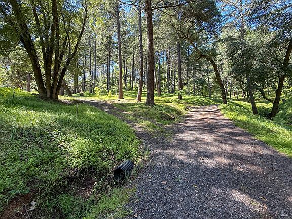 4th image of 18900 Armstrong Woods Road