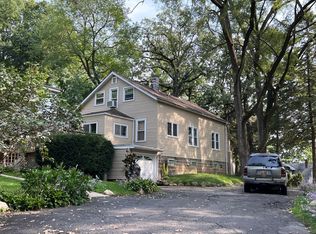 26697 N Circle Dr, Mundelein, IL