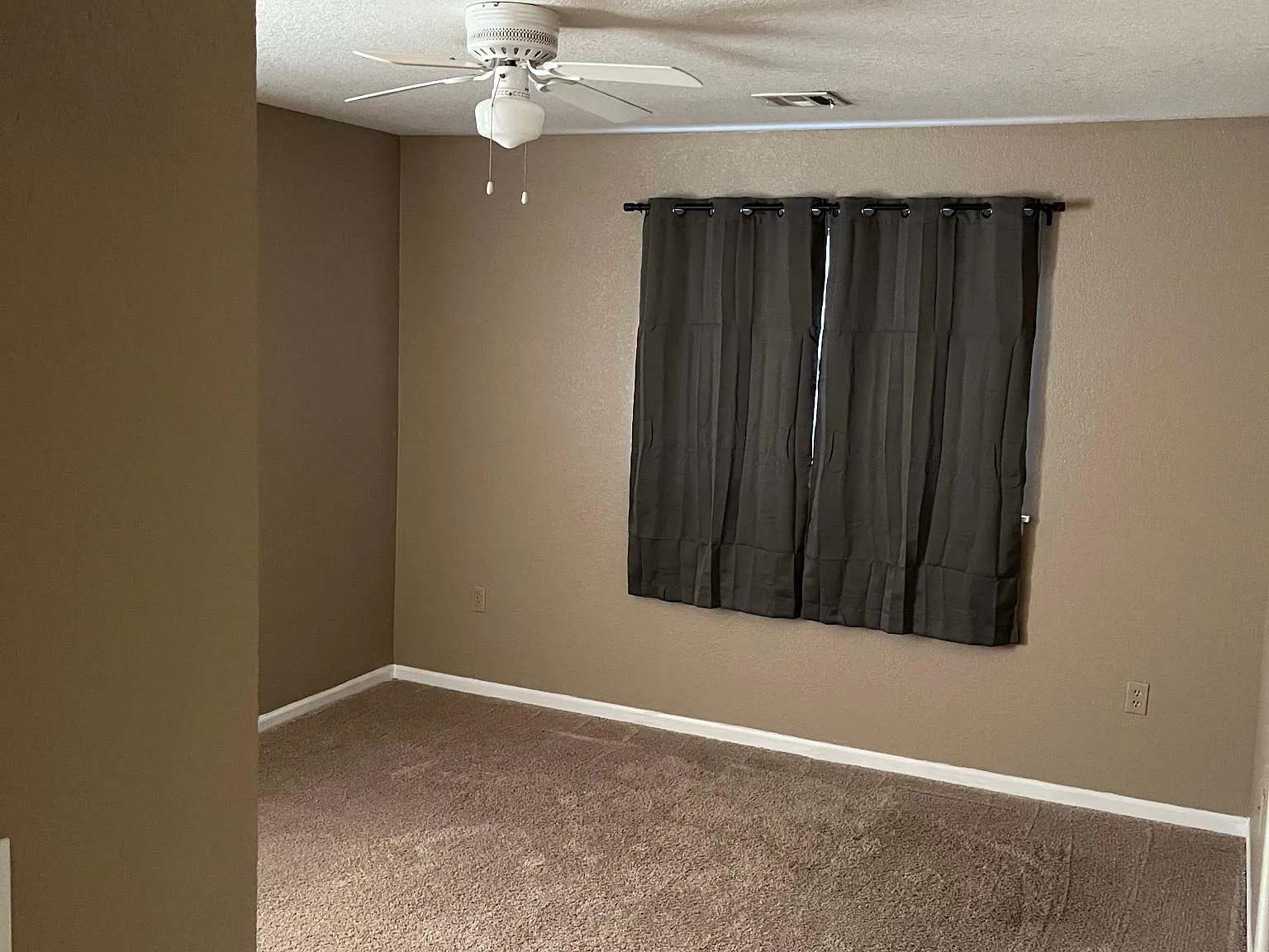 1120 Newfoundland Dr — Photo 3