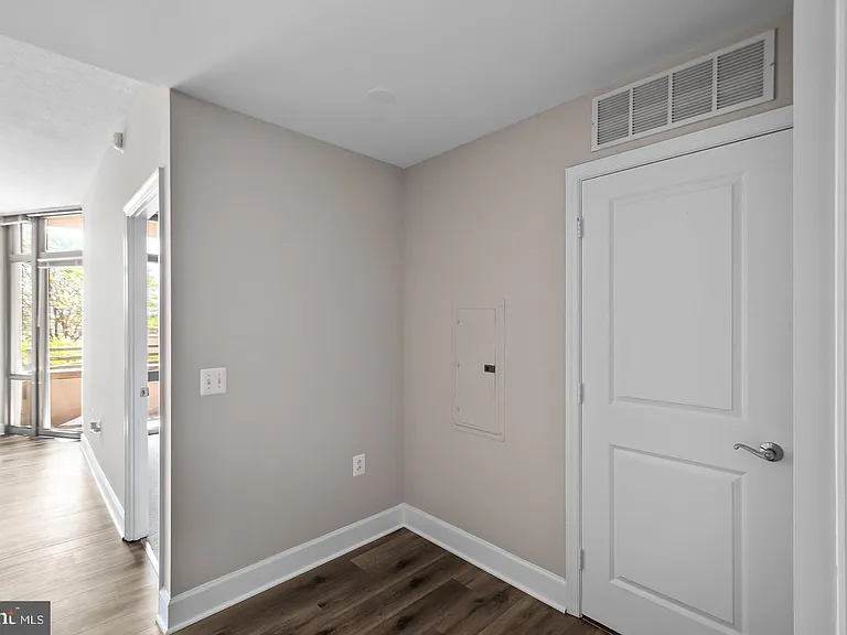 3600 Glebe Rd #330W — Photo 14