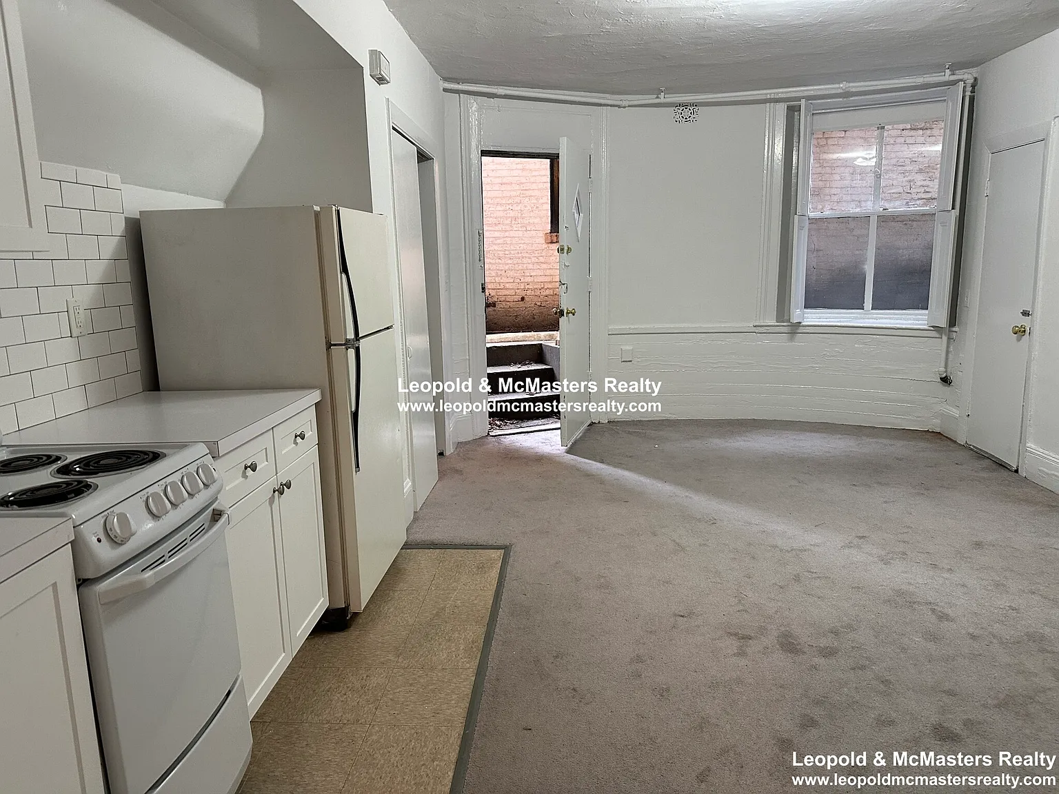 Studio, $2,100 — Photo 1