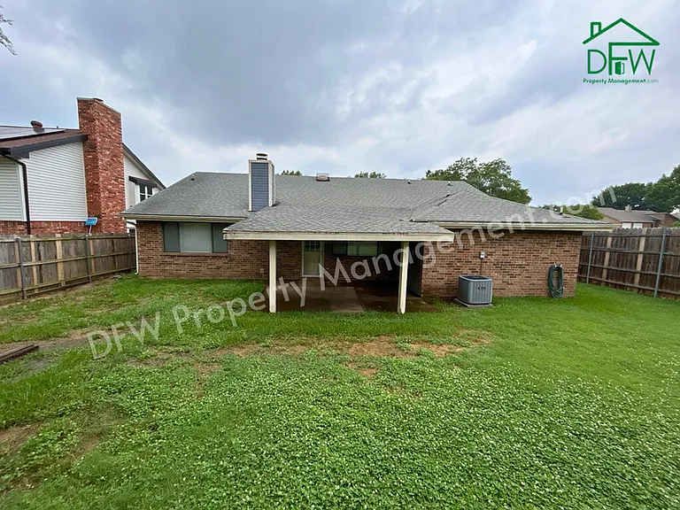 2412 Amber Hill Ln — Photo 77
