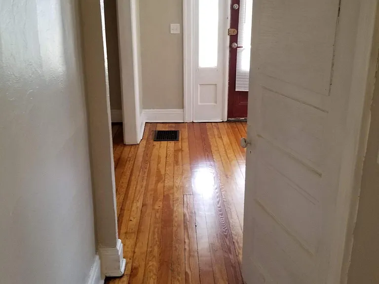 804 E Stewart St — Photo 17