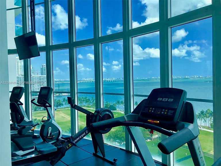 1800 N Bayshore Dr #1609 — Photo 45
