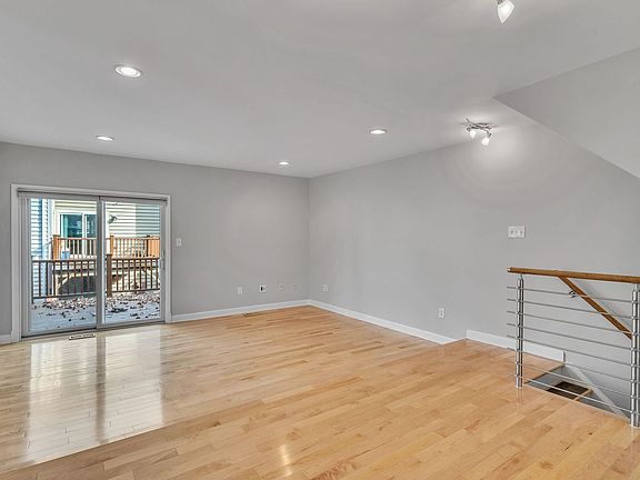 4th image of 6146 Brook Dr #4