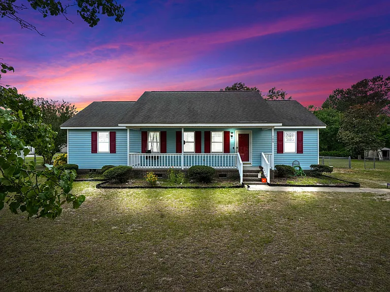 105 Twin Creeks Dr — Photo 1