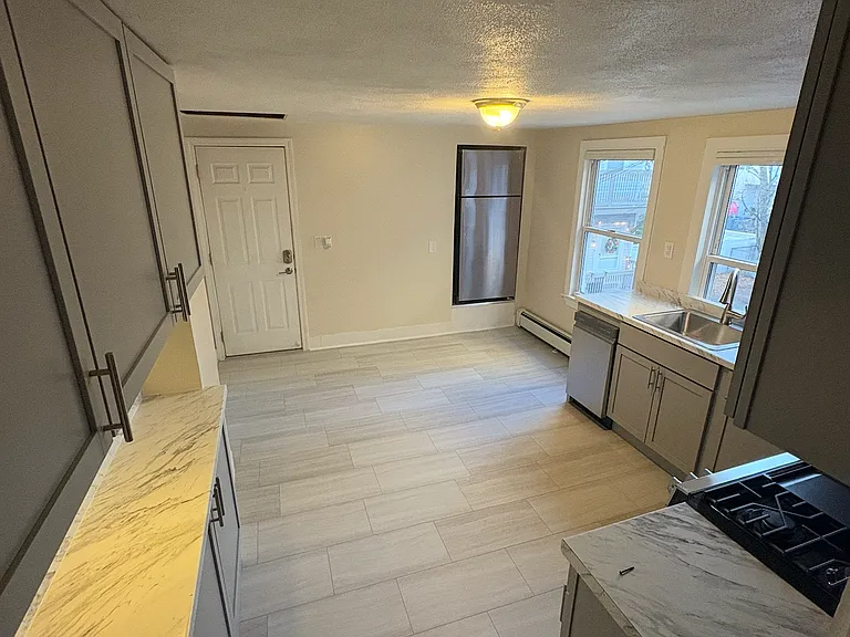 67 Oak St #2 — Photo 28
