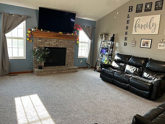 4th image of 812 Caribou Ct