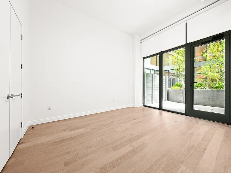 255 Lorimer St #133 — Photo 6