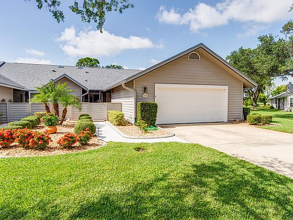 5th image of 819 Willow Creek Ln