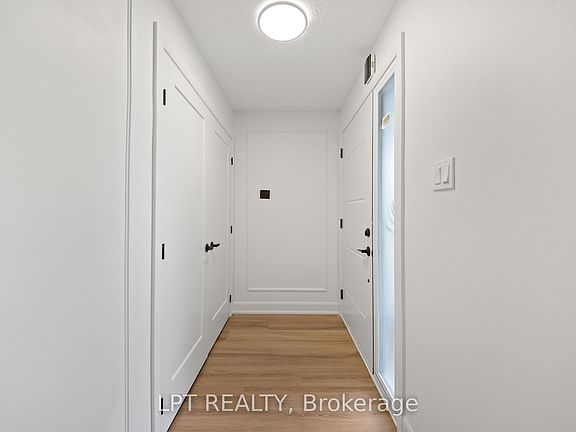 3rd image of 19 Moorcroft Rd