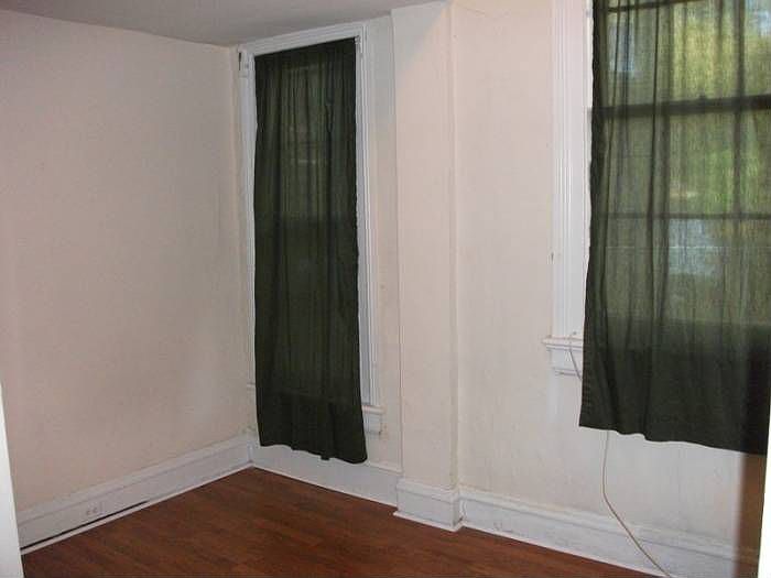 Smaller Bedroom/Office