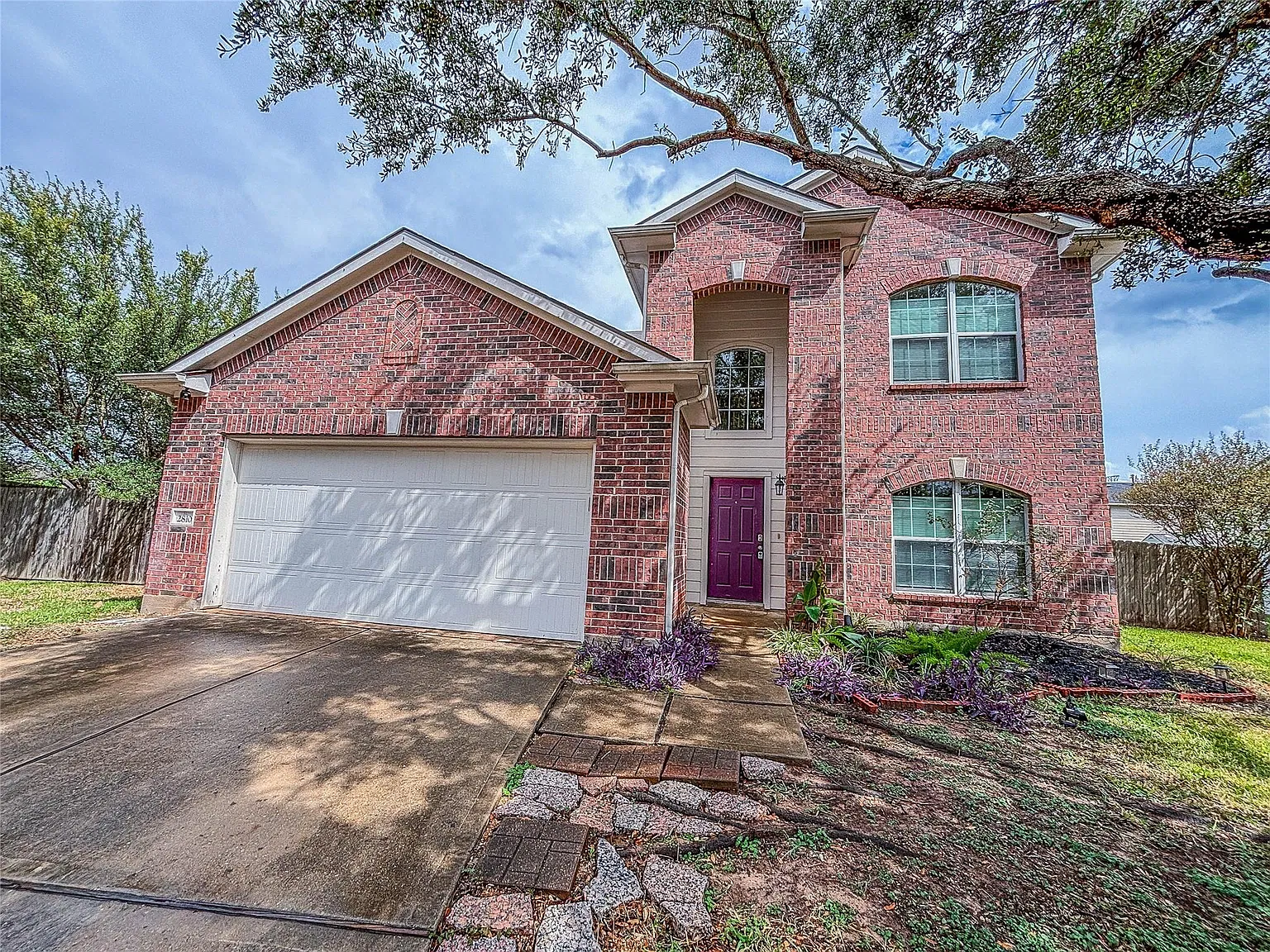 4 bed, 2.5 bath, 2510 sqft, $2,350 — Photo 3