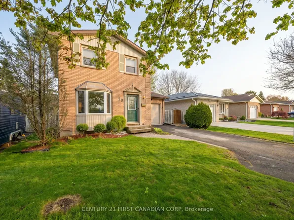 19 Clara Cres, London, ON N6E 3G2