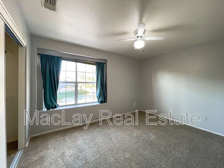 4645 E Kelly Dr — Photo 24