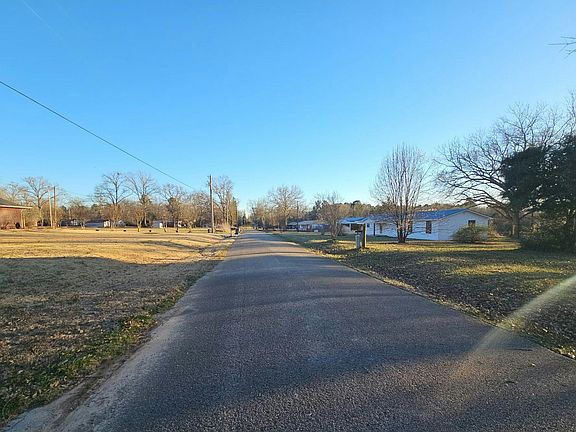 4th image of 299 Elm Rd