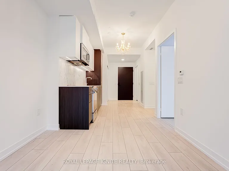 500 Dupont St #510 — Photo 4