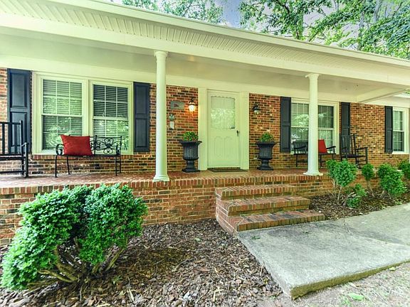 4th image of 4801 Sweetbriar Rd