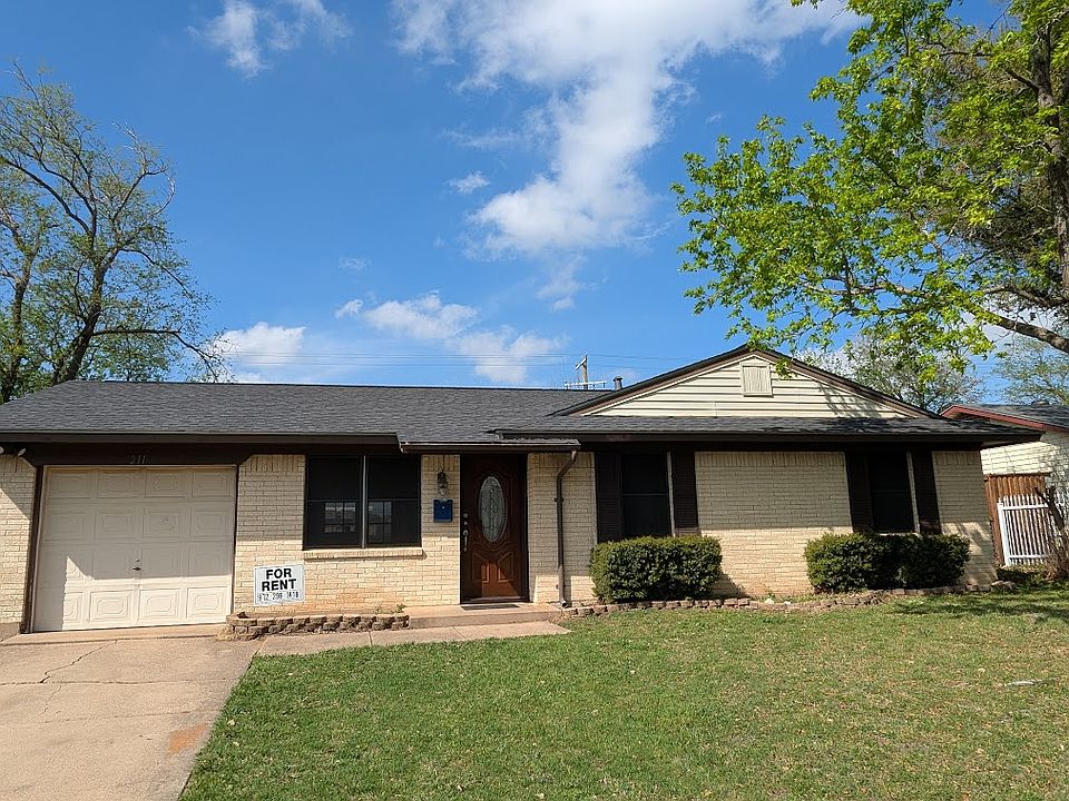 Front of home
with 1 car garage