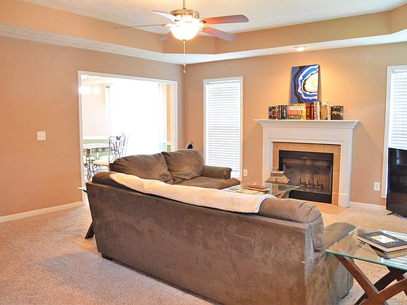 4th image of 17 Brentwood Dr