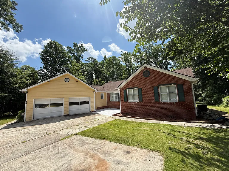 6108 Williams Rd — Photo 2