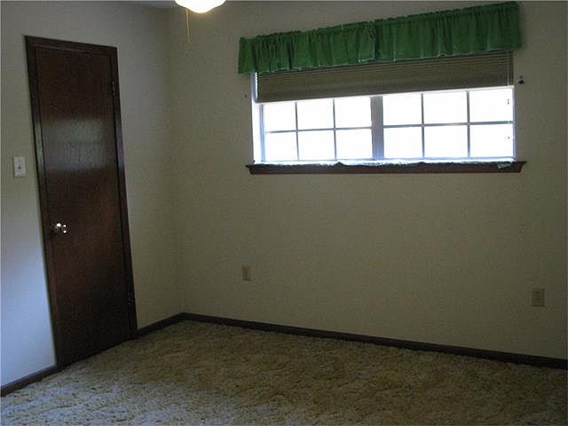 2nd image of 221 Loop Dr