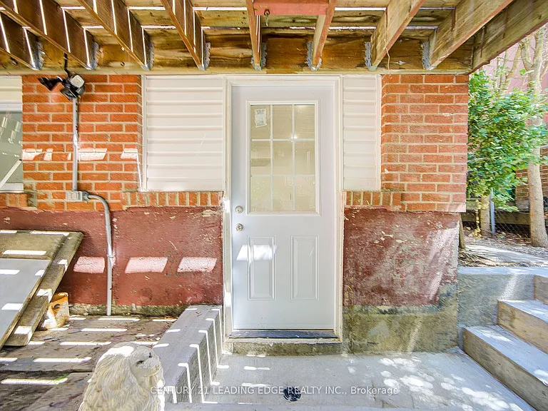 46 Hinchley Wood Grv #BASEMENT — Photo 25