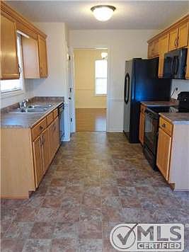 5th image of 1046 Van Buren Ct