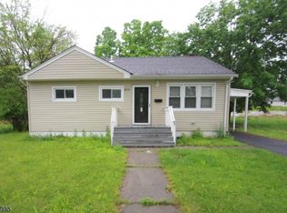 1416 Riveredge Dr #1, Pompton Lakes, NJ 07442