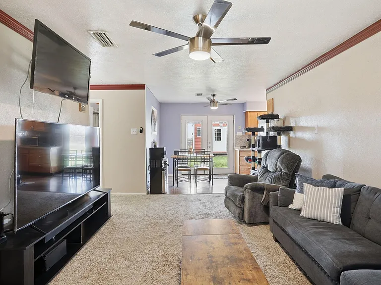 1813 Arkansas St — Photo 10