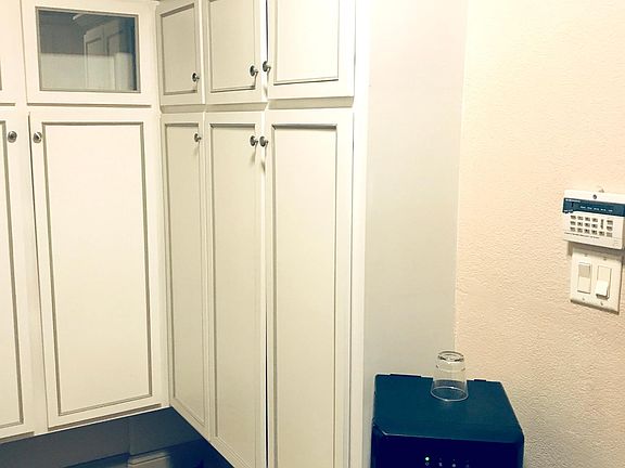 Breakfast pantry connecting to kitchen