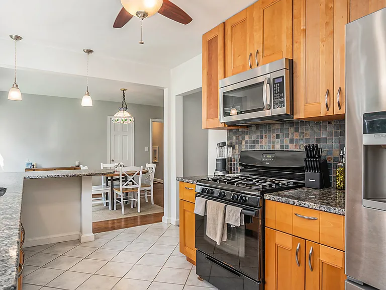 2263 Sanford Rd — Photo 6