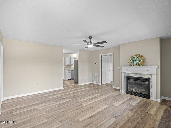5th image of 4819 Hillard Ln