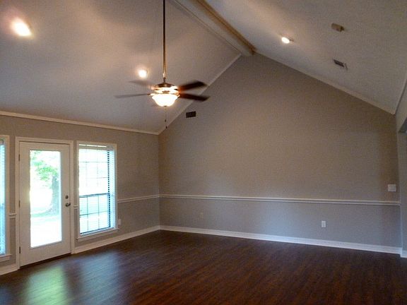 5th image of 359 Saint Augustine Dr
