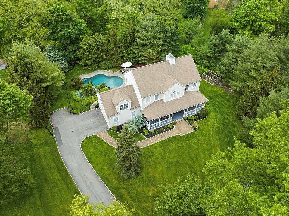 1st image of 101 Scenic Drive W