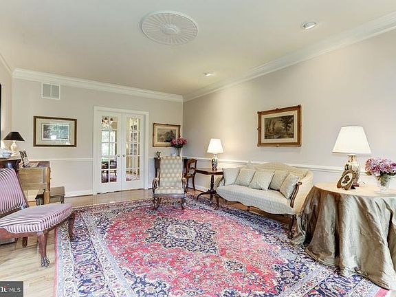 5th image of 10200 Cross Haven Ct