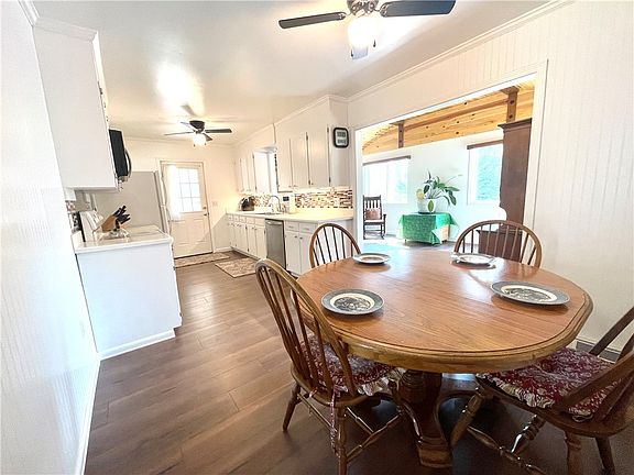 3rd image of 208 Corkwood Dr