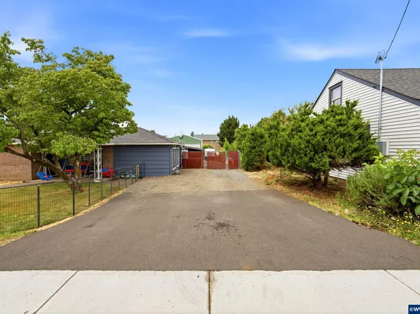 3055 Hollywood Dr NE, Salem, OR 97305