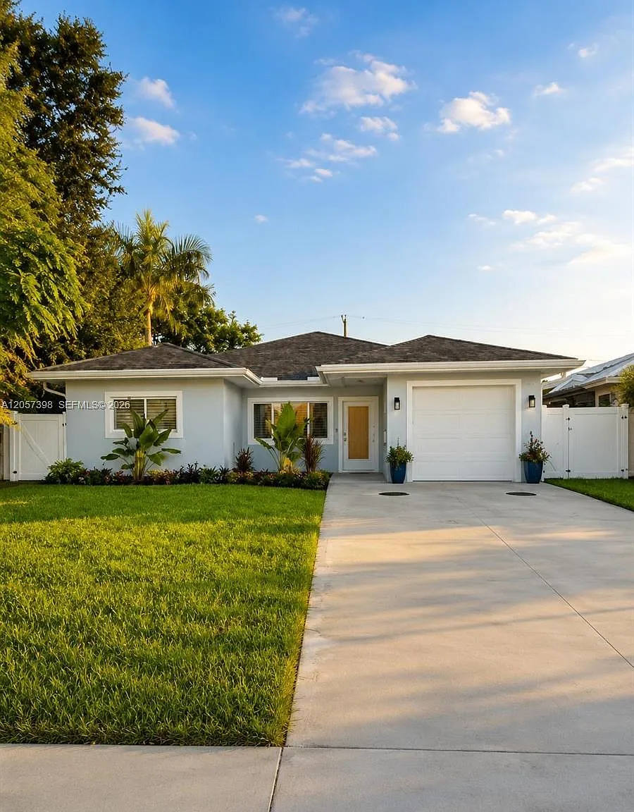 3 bed, 2.0 bath, 1794 sqft, $4,200 — Photo 1