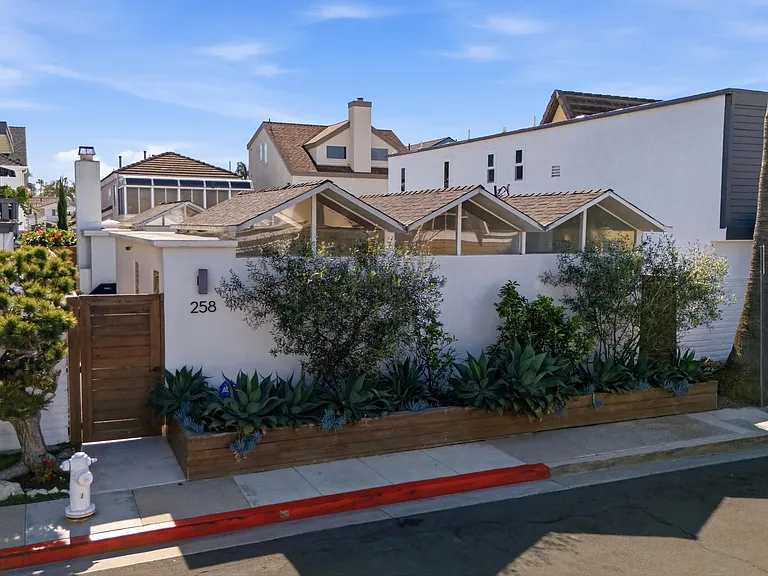 258 Walnut St — Photo 29
