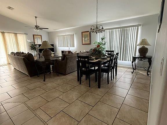 4th image of 742 Old Bridge Cir