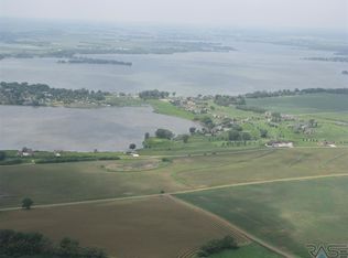 207 Lake Ridge Dr, Wentworth, SD 57075