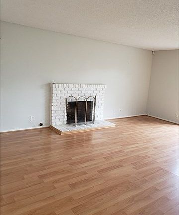 5th image of 820 E Palmyra Ave
