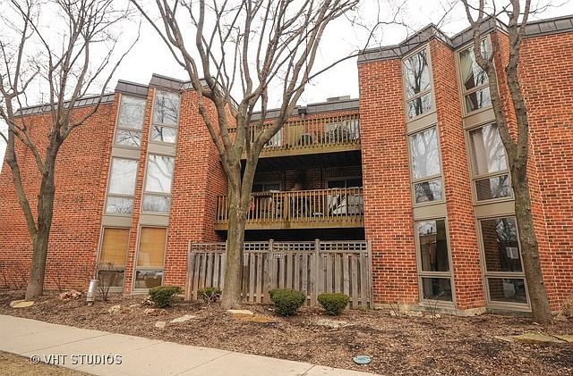 1st image of 2045 N Larrabee St #302